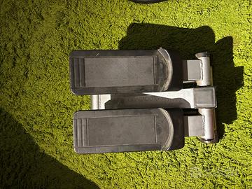 Step fitness regolabile per allenamento a casa