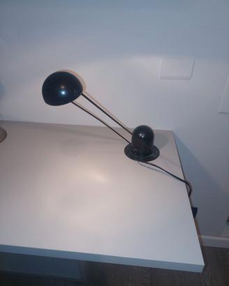 Lampada da tavolo nera