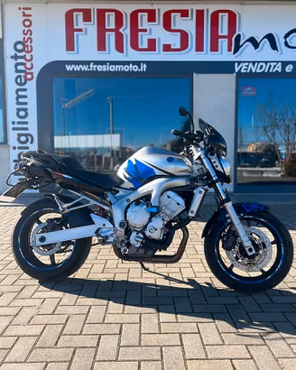 YAMAHA FZ6 TAGLIANDO+ACCESSORI+VOLTURA OMAGGIO