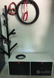 Cassettiera con attaccapanni