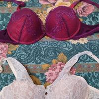 coppia di reggiseno in pizzo 