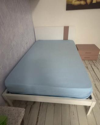 Letto a una piazza e mezzo piu comodino