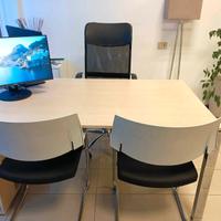 Sedie e scrivanie per ufficio