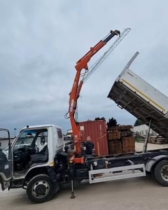 Isuzu ribaltabile trilaterale piu gru