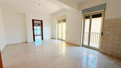 5 vani luminoso con terrazza soprastante 150 mq