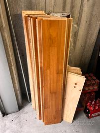 Parquet laminato Iroko rosso