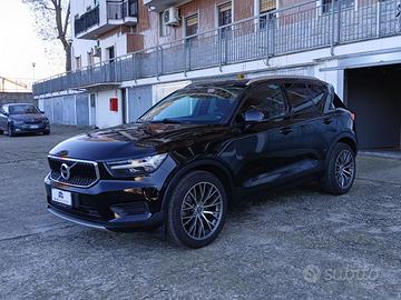 VOLVO XC40 D3 AWD Geartronic Momentum