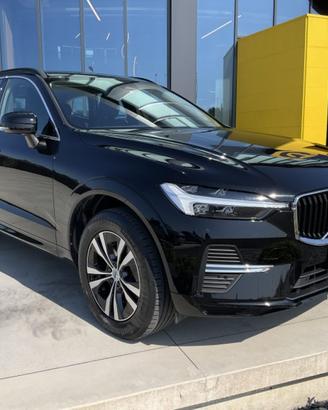 VOLVO XC60 B4 (d) Geartronic Momentum Pro