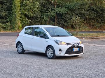 Toyota Yaris 1.5 Hybrid 5 porte Active E6B Automat