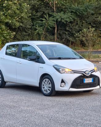 Toyota Yaris 1.5 Hybrid 5 porte Active E6B Automat