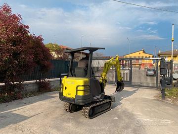 E139 Mini escavatore 17 q Yanmar B17