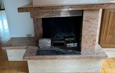 Camino ad Angolo in Marmo