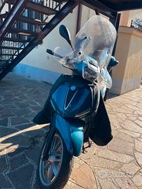 Scooter Beverly 300