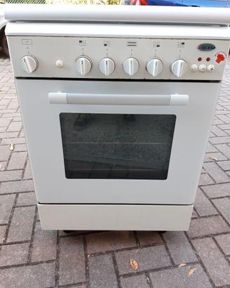 Cucina con forno a gas