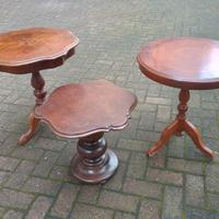 Tavolini classici in legno intarsiato da salotto