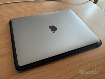 2020/2021 Apple MacBook M1 13.3" (8GB RAM,256GB)