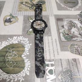 Orologio al quarzo mimetico