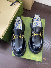 Mocassini Gucci con api