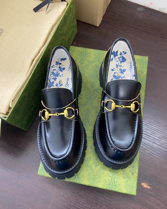 Mocassini Gucci con api