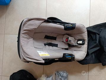 Paseggino e ovetto auto Doona +Isofix