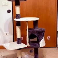 Tiragraffi per gatti con cuccia