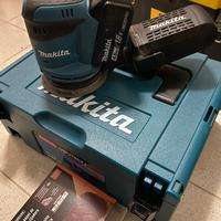 Levigatrice Makita DBO 180 con batteria e caricaba