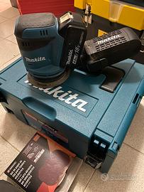 Levigatrice Makita DBO 180 con batteria e caricaba