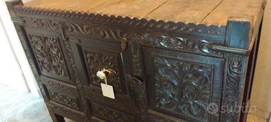 credenza massello con scrigno 