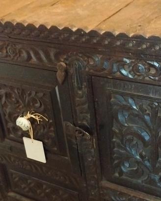 credenza massello con scrigno 
