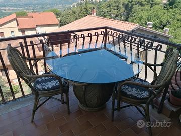 Tavolo rotondo da esterno