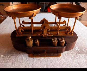 Antica bilancia pesi ottone orefice guzzini museo 