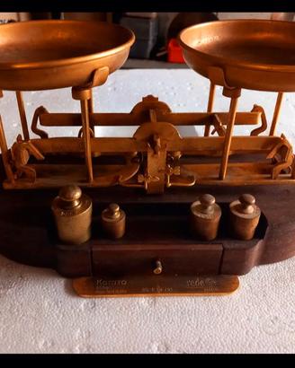 Antica bilancia pesi ottone orefice guzzini museo 