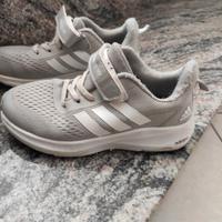 scarpe Adidas con strappo tg 35