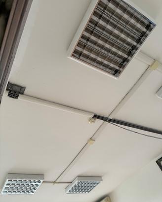 Plafoniere al neon da soffitto