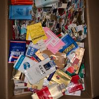 Pacchetti di sigarette vuoti