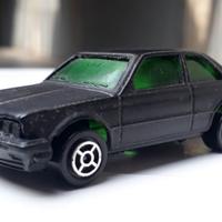 Modellino auto Bmw 323i 1:50 vintage anni 80