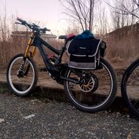 bici elettrica full elettric (tipo moto elettrica)