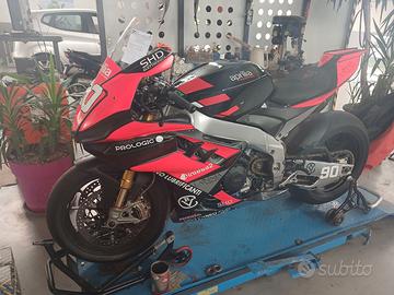Aprilia rsv4 Apx2