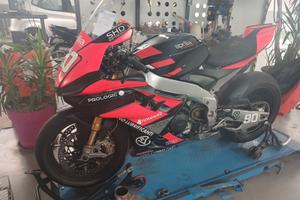 Aprilia rsv4 Apx2