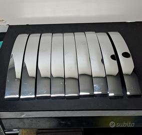 Maniglie per mobili.