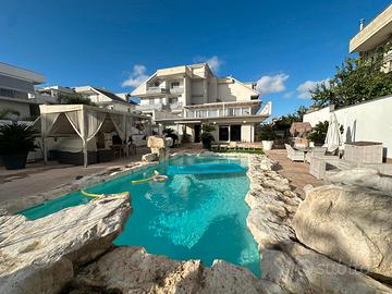 VILLA con Piscina zona Mugnano MAV402