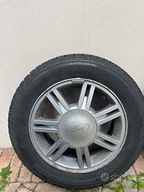 Cerchi Ford R14 con gomme