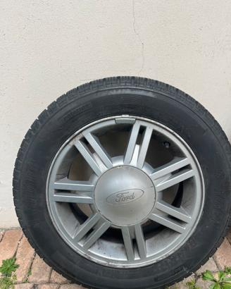 Cerchi Ford R14 con gomme