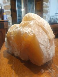 ROCCIA DI CALCITE GIALLA