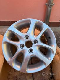 1 Cerchio in lega da 14’ originale toyota yaris