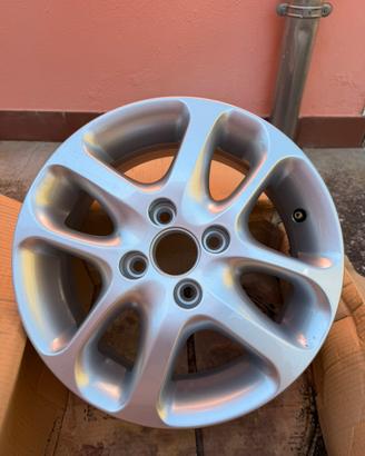 1 Cerchio in lega da 14’ originale toyota yaris