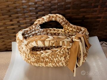 Borse fatte a mano con uncinetto