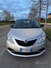 Lancia ypsilon 2016