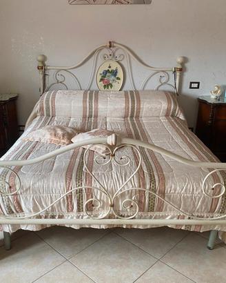 Elegante Letto Matrimoniale in Ferro Battuto – Sti