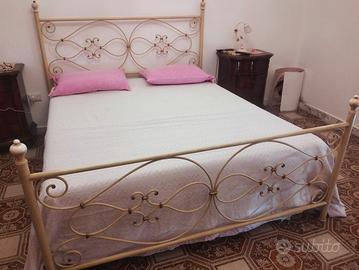 letto matrimoniale in feltro battuto 
